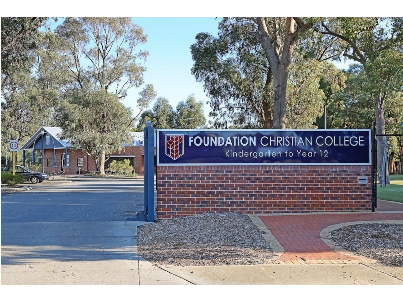 2 Regina Gardens, Greenfields WA 6210