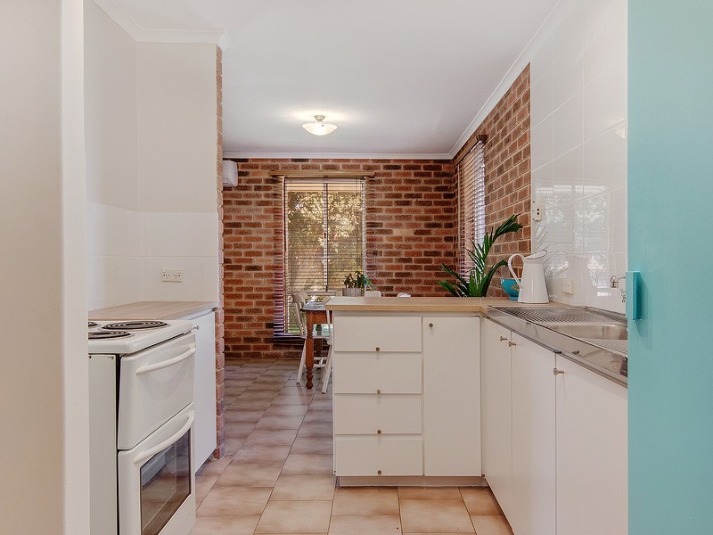 2/59 Janis Street, Halls Head WA 6210