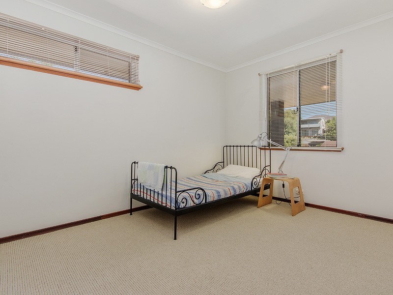 2/59 Janis Street, Halls Head WA 6210
