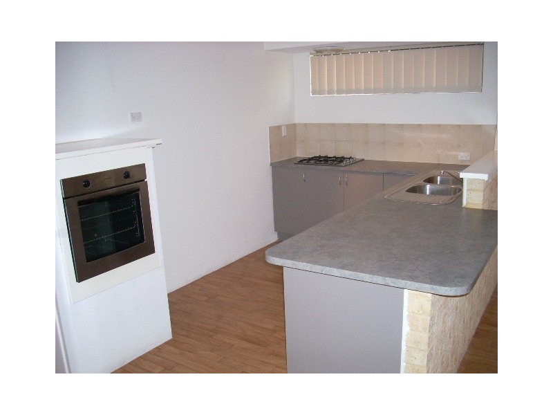 31 Kerkeri Heights, Lakelands WA 6180