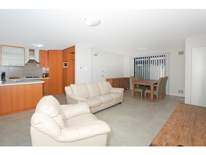 21/206 Mary Street, Halls Head WA 6210