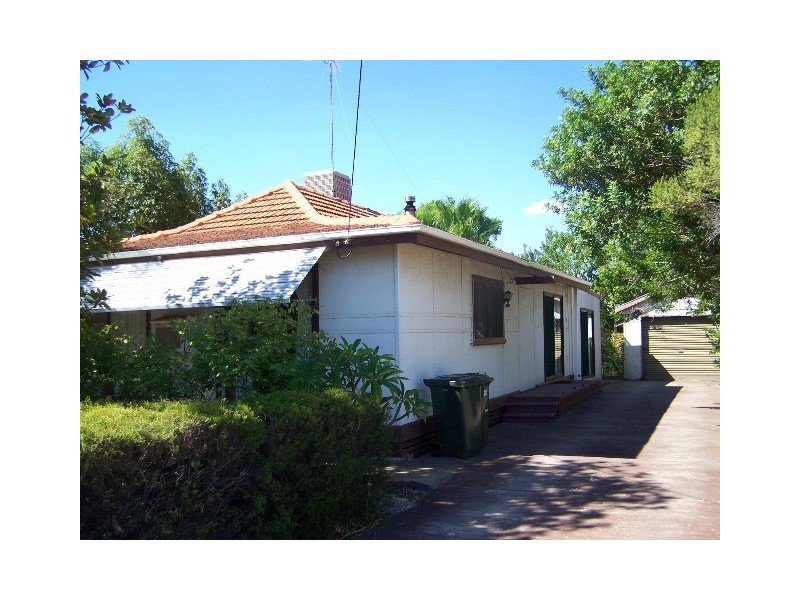 10 Loxton Street, Dudley Park WA 6210