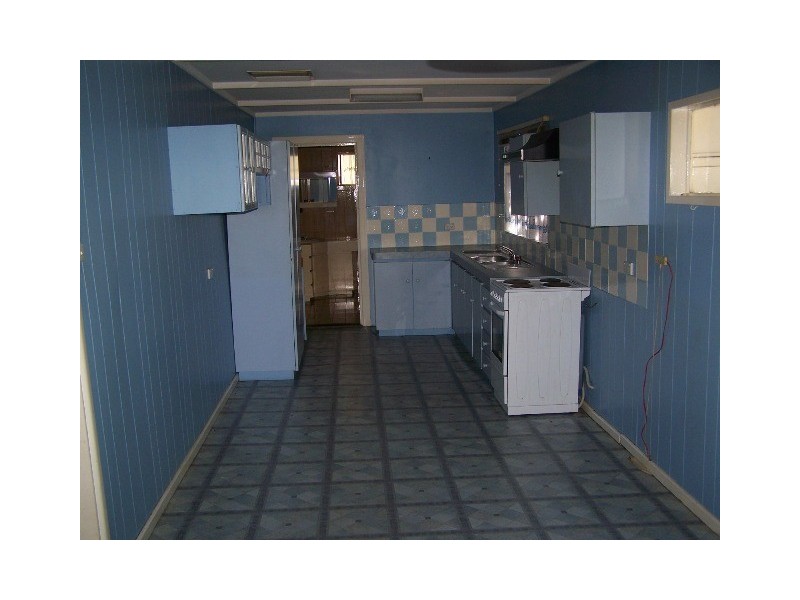 10 Loxton Street, Dudley Park WA 6210