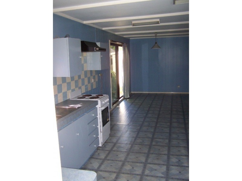 10 Loxton Street, Dudley Park WA 6210