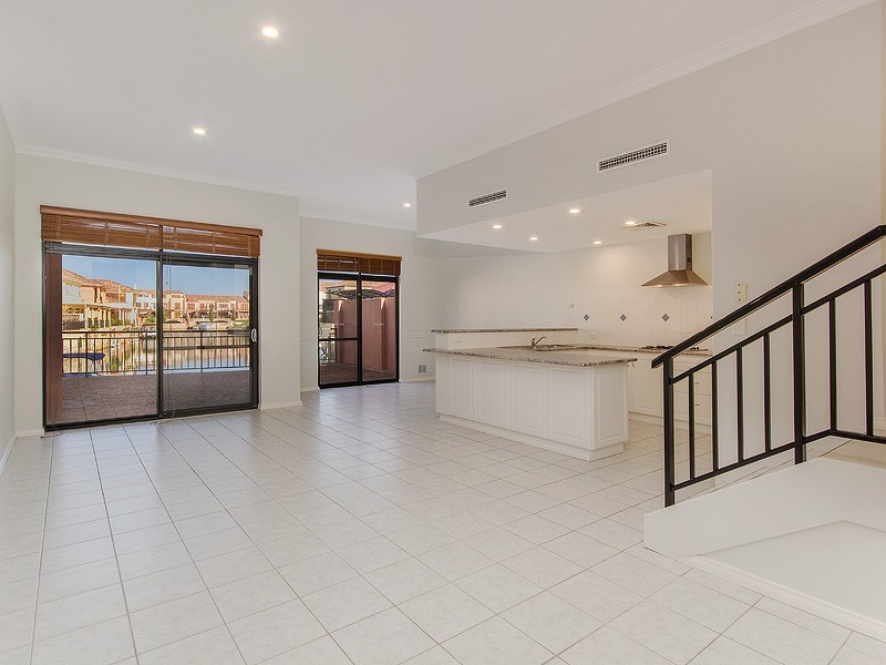 1/5 Westview Parade, Wannanup WA 6210