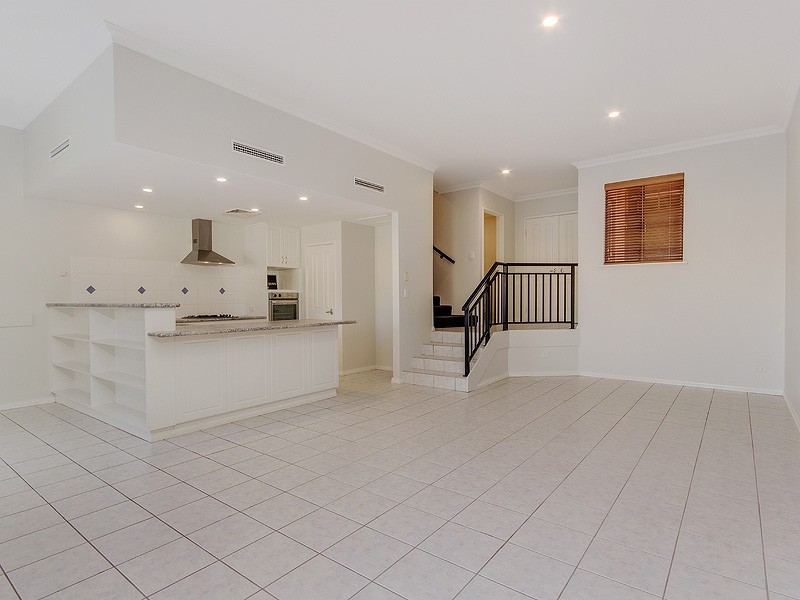 1/5 Westview Parade, Wannanup WA 6210