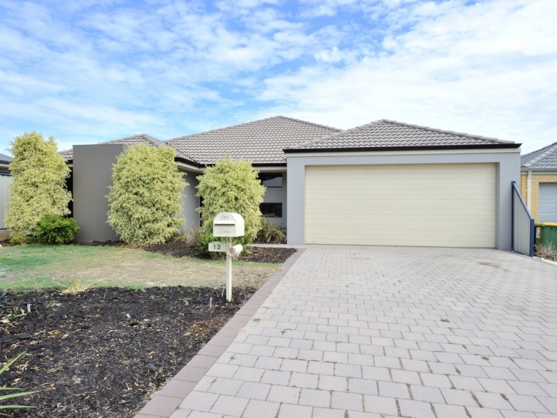 12 St Pierre Loop, Meadow Springs WA 6210