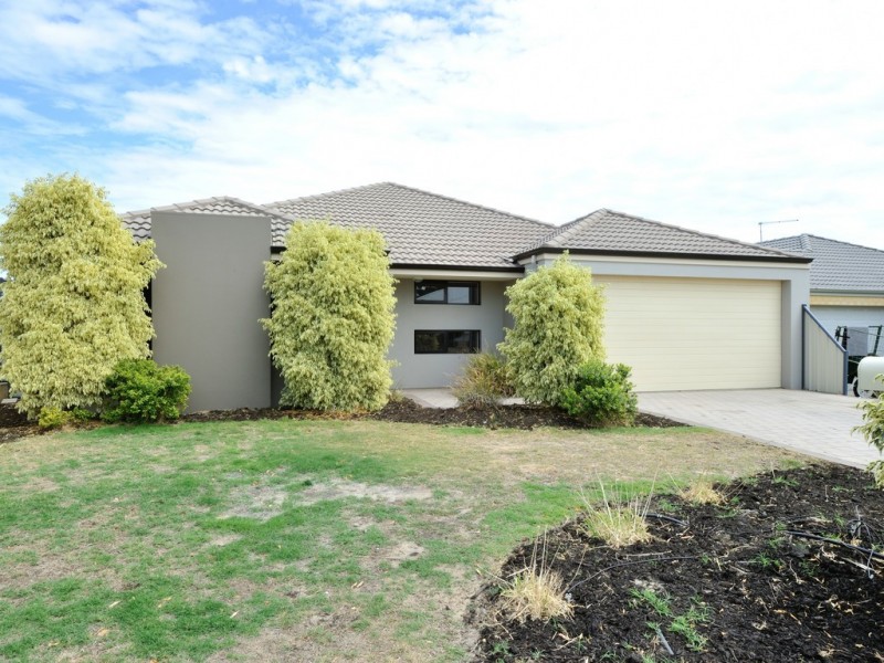12 St Pierre Loop, Meadow Springs WA 6210