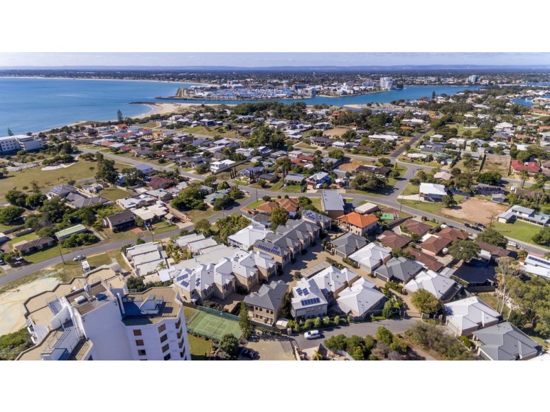 34/6A Valley Road, Halls Head WA 6210