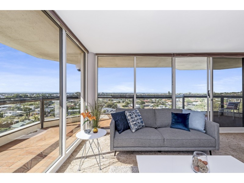 34/6A Valley Road, Halls Head WA 6210