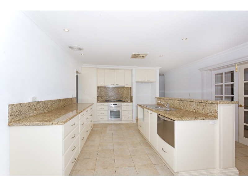 19 Sandford Crescent, Halls Head WA 6210