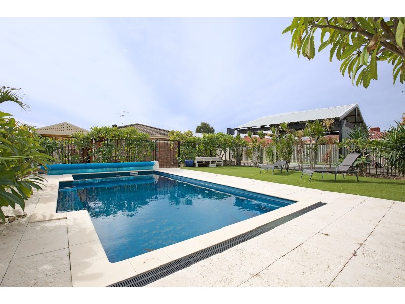 19 Sandford Crescent, Halls Head WA 6210