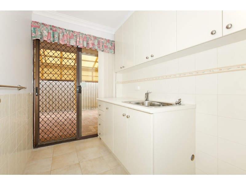 19 Sandford Crescent, Halls Head WA 6210