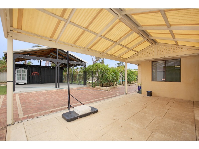 19 Sandford Crescent, Halls Head WA 6210