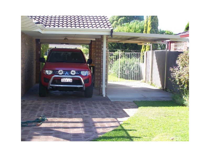 54 Kookerbrook Street, Dudley Park WA 6210