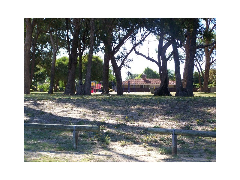 54 Kookerbrook Street, Dudley Park WA 6210