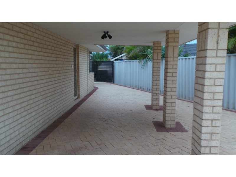 1/6 Dory Close, Halls Head WA 6210