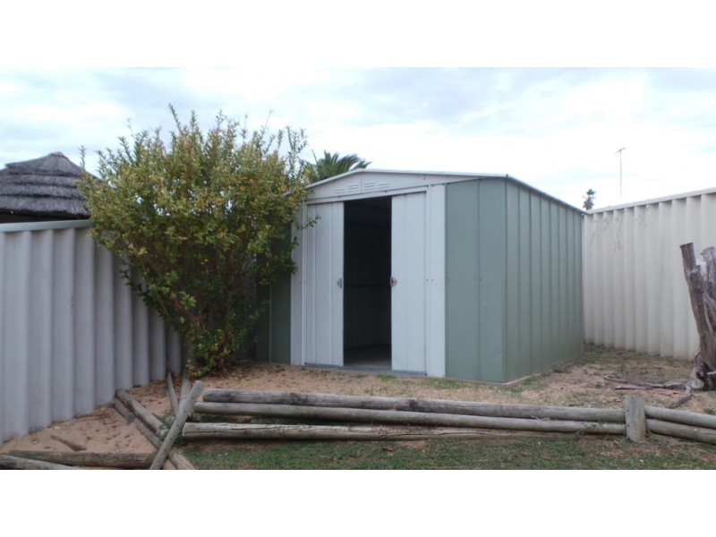 1/6 Dory Close, Halls Head WA 6210