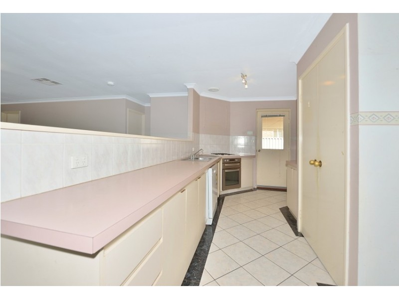 22 Floribunda Avenue, Halls Head WA 6210