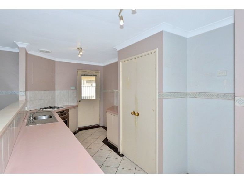 22 Floribunda Avenue, Halls Head WA 6210