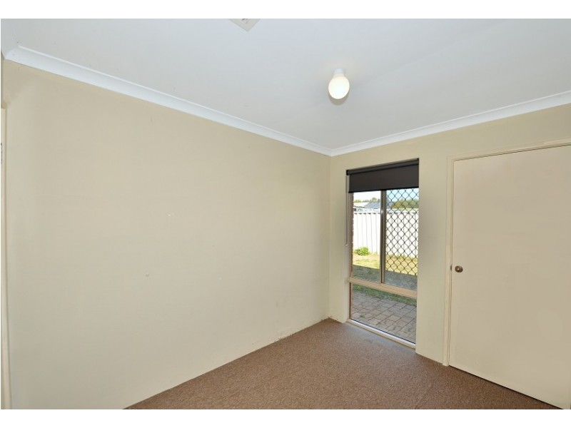 22 Floribunda Avenue, Halls Head WA 6210