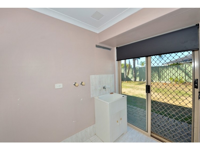 22 Floribunda Avenue, Halls Head WA 6210