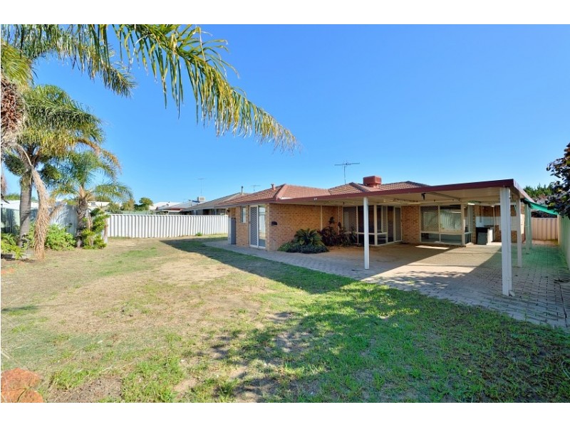 22 Floribunda Avenue, Halls Head WA 6210