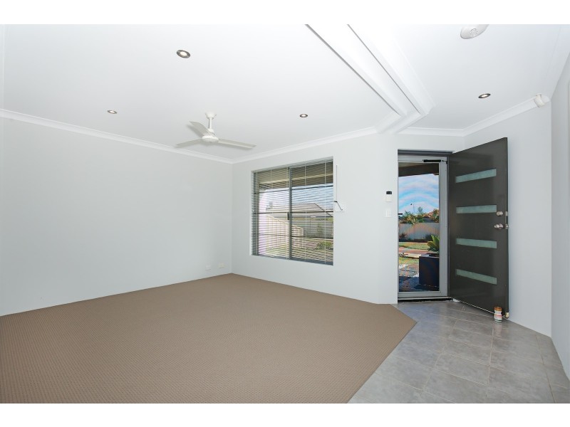 23 Rayner Promenade, Lakelands WA 6180