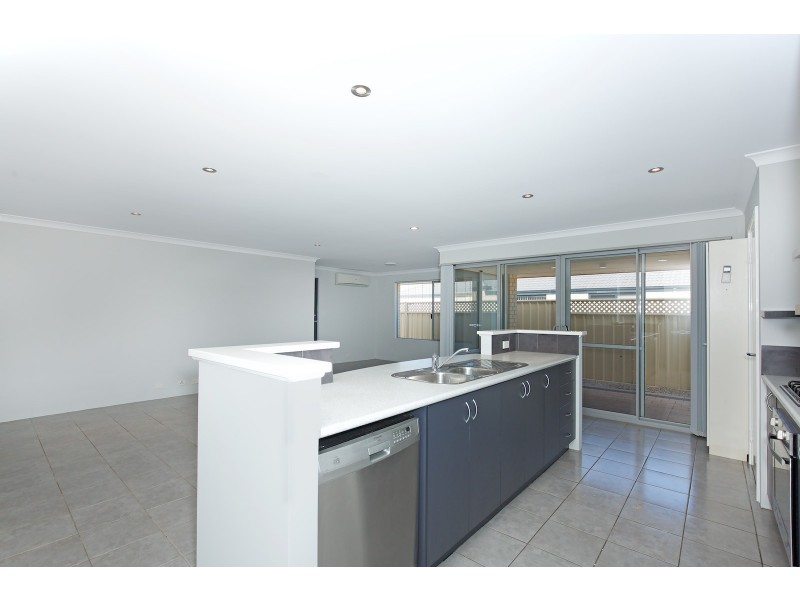 23 Rayner Promenade, Lakelands WA 6180