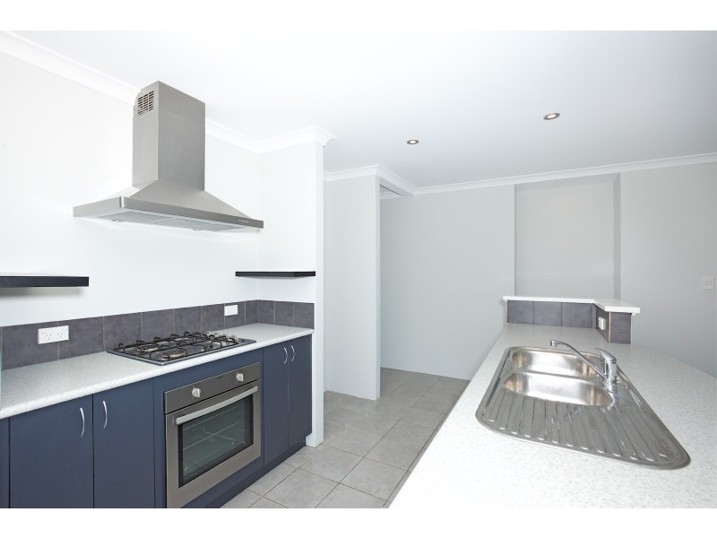 23 Rayner Promenade, Lakelands WA 6180