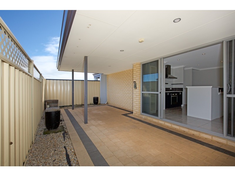 23 Rayner Promenade, Lakelands WA 6180