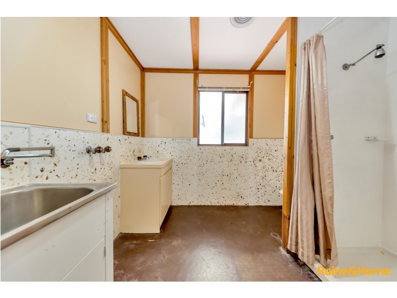 4 FORREST GROVE, Preston Beach WA 6215