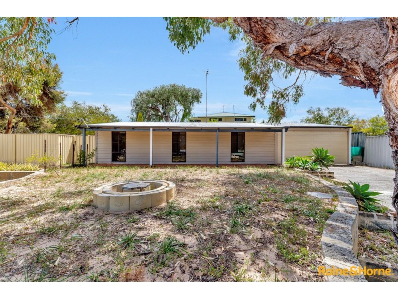 4 FORREST GROVE, Preston Beach WA 6215