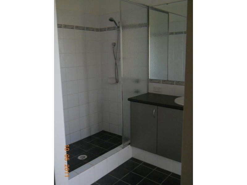 8 Dyer Lane, Lakelands WA 6180