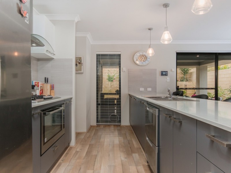 9 Bush View, Wannanup WA 6210