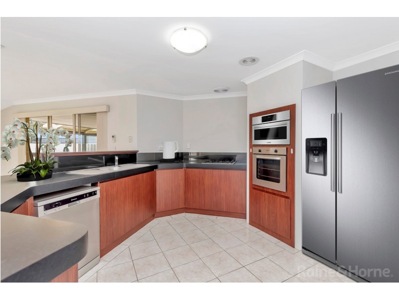 60 SUNSET CIRCLE, Pinjarra WA 6208