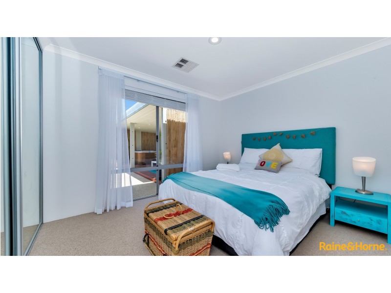 32 ACEROSA BOULEVARD, Halls Head WA 6210