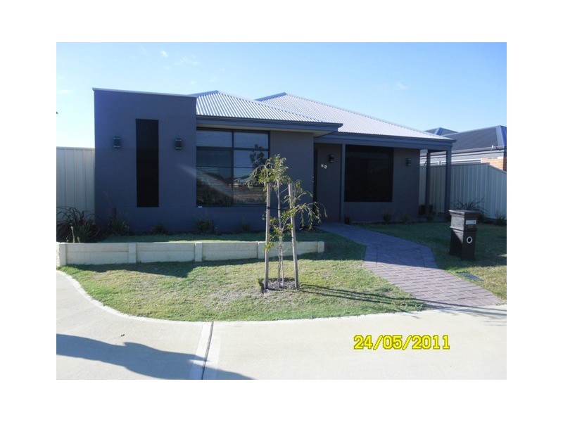 82 Badgerup Avenue, Lakelands WA 6180