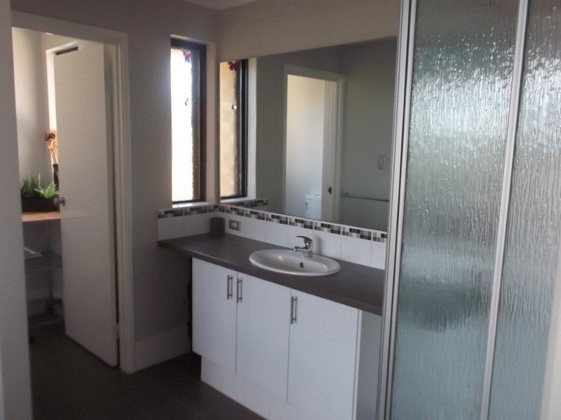 82 Badgerup Avenue, Lakelands WA 6180