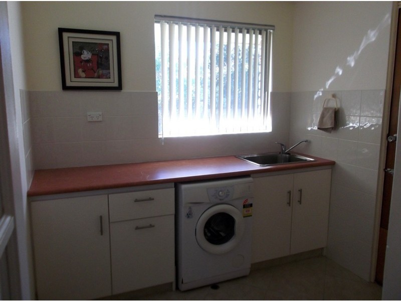 24 Hanson Way, Dudley Park WA 6210
