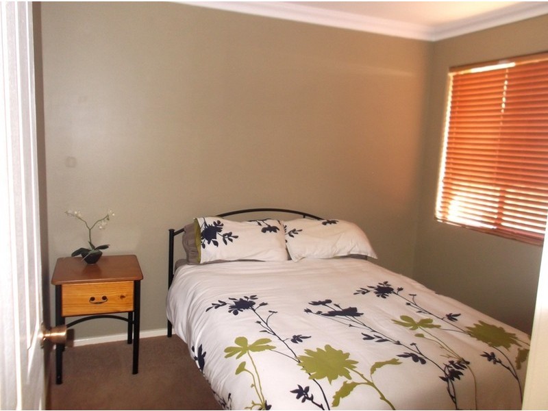 24 Hanson Way, Dudley Park WA 6210