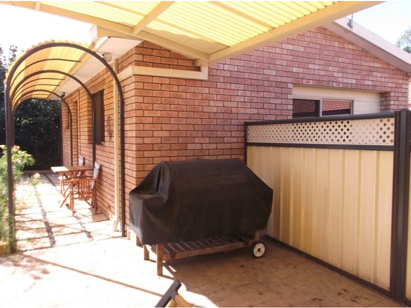 24 Hanson Way, Dudley Park WA 6210