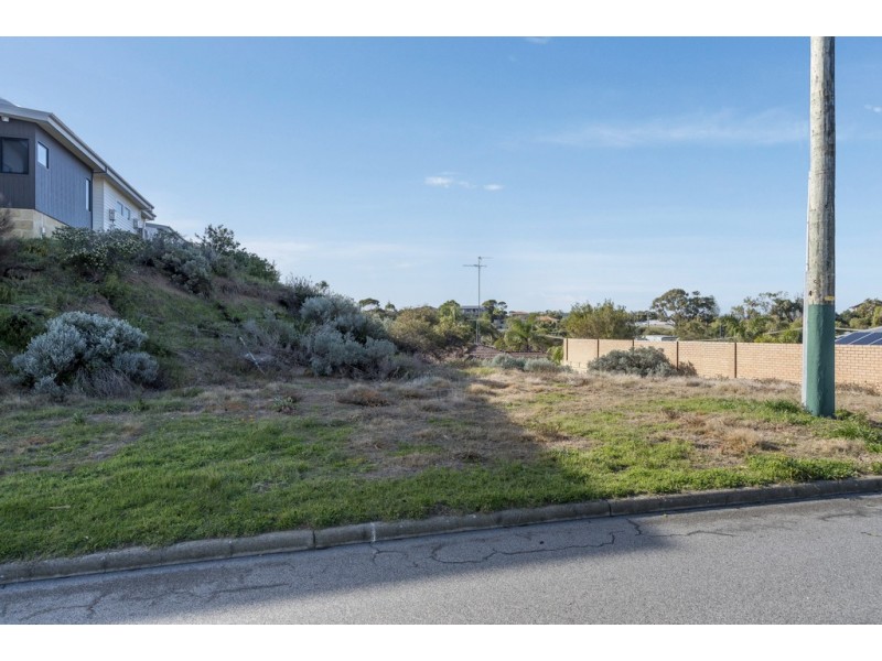 13A MIPPI ROAD, Halls Head WA 6210