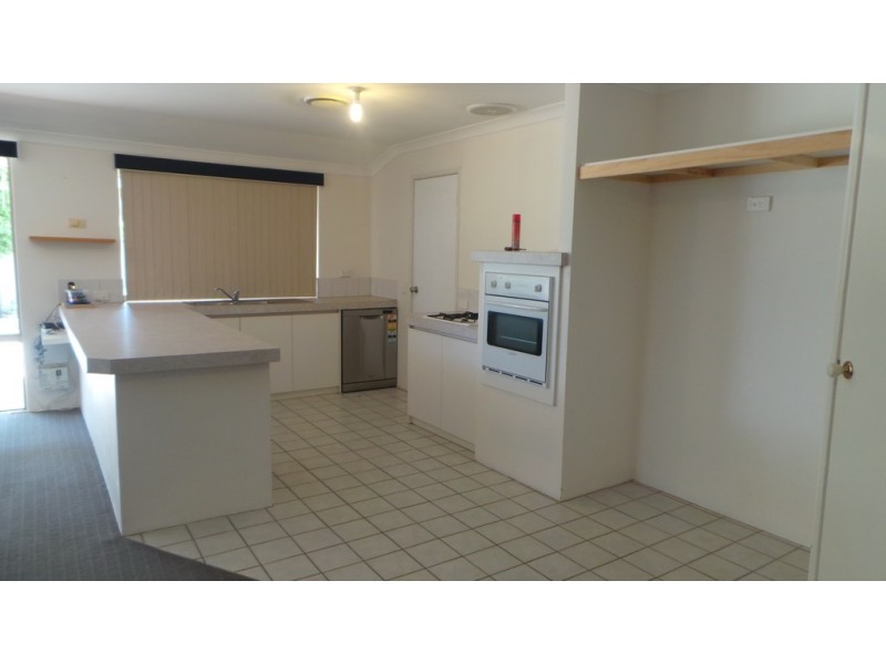 166 Oakmont Avenue, Meadow Springs WA 6210