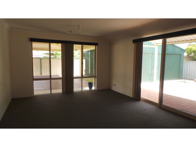 166 Oakmont Avenue, Meadow Springs WA 6210