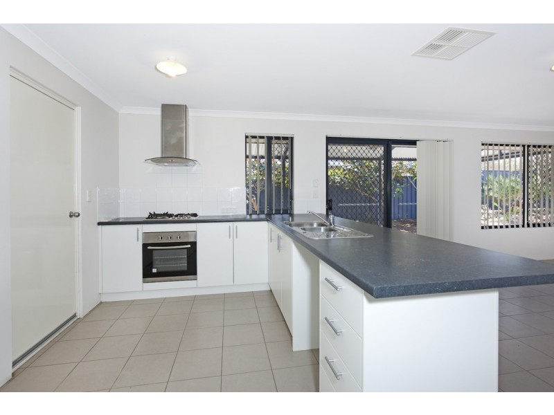 2/1 Yanget, Mandurah WA 6210