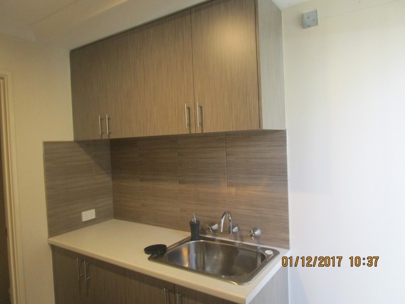 27 Benalla Way, Lakelands WA 6180