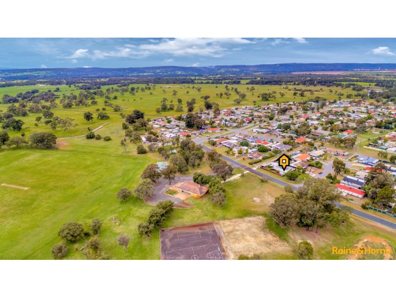 1 KINGIA PLACE, Pinjarra WA 6208