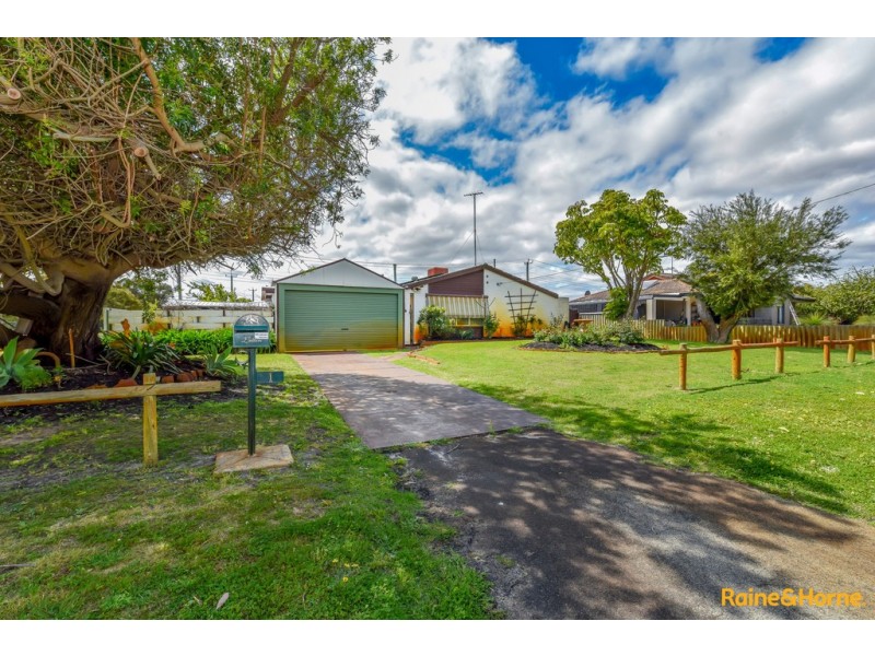 1 KINGIA PLACE, Pinjarra WA 6208