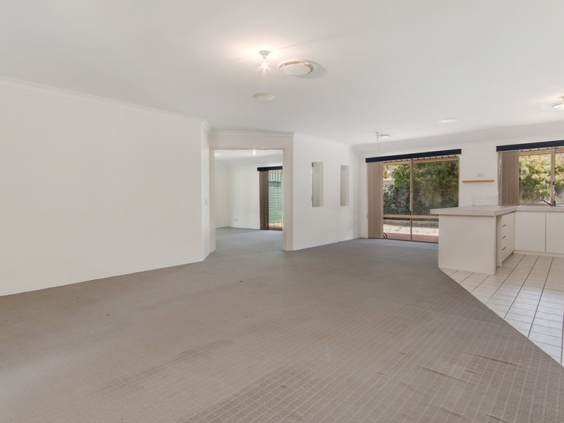 166 Oakmont Avenue, Meadow Springs WA 6210